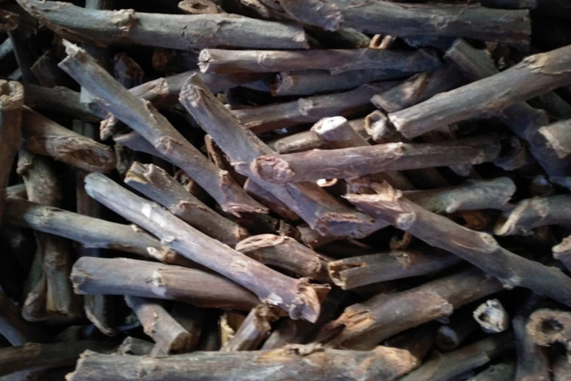 Stems Of Leaf Tobacco For Chewing And Snuff